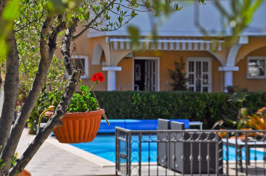 Villa Vanilla With Heated Pool Zadar Exterior photo